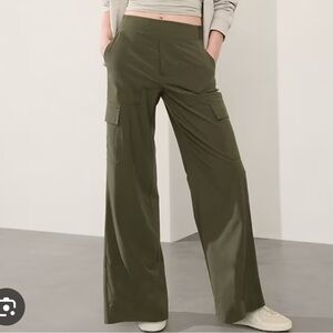 Athleta Brooklyn Heights High Rise Cargo Pants Aspen Olive S/818495